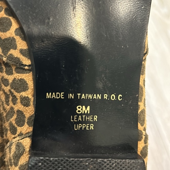 Leopard cute flats.. leather upper size 8 really in now !! - Picture 5 of 6